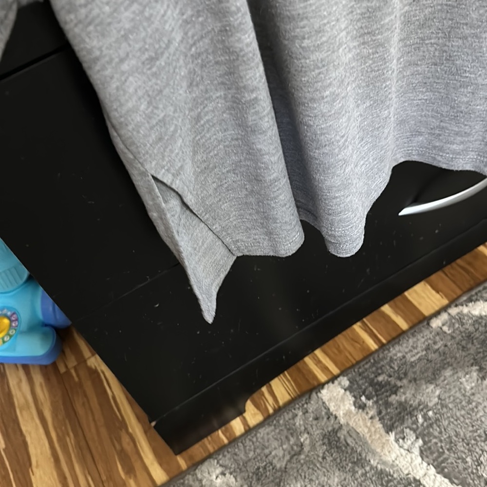 Gray pull over - Picture 4 of 5